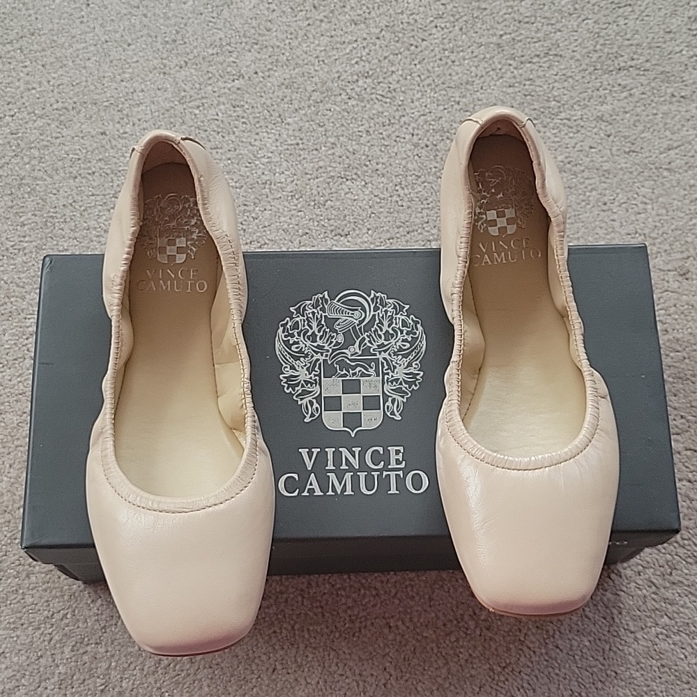 BNIB nude Vince Camuto ballet flats size 7